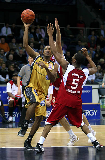 赛的三分绝 赛的三分绝