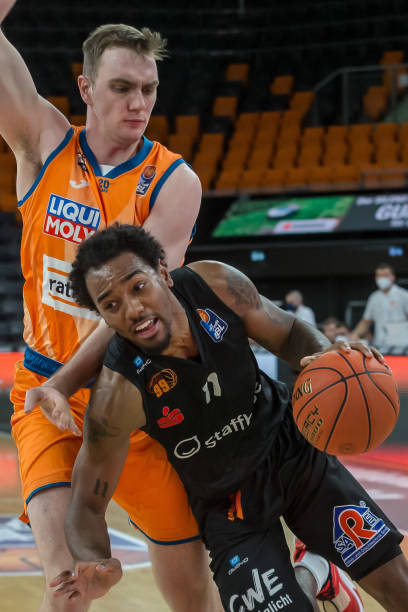 如西蒙斯的 如西蒙斯的