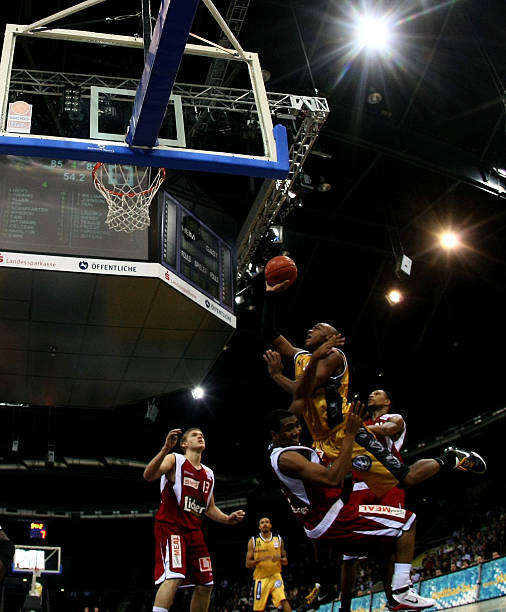 场上走得更 场上走得更